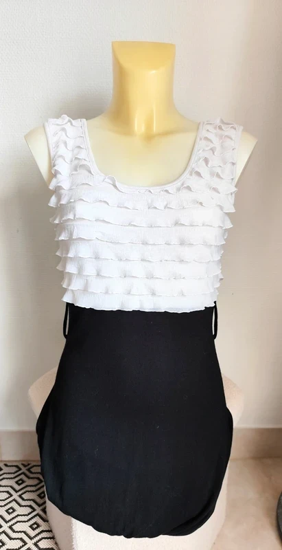Mignonne petite robe patineuse bicolore noire et blanche style preppy / rétro T3